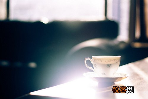 一杯茶，一下午。