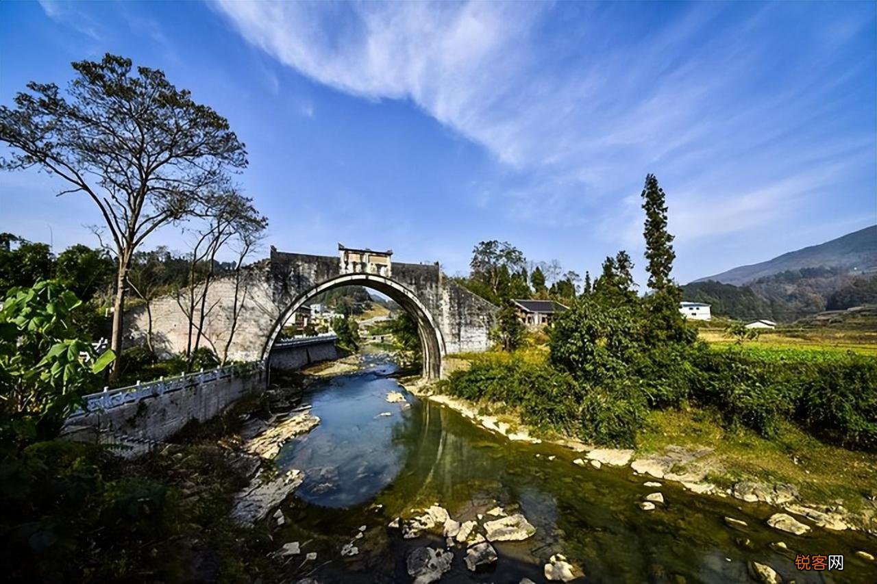 中国最大溶洞在哪里 双河溶洞是几A级景区