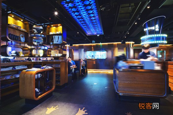 蓝蛙西餐厅酒吧迪士尼小镇店开启欢乐美食之旅