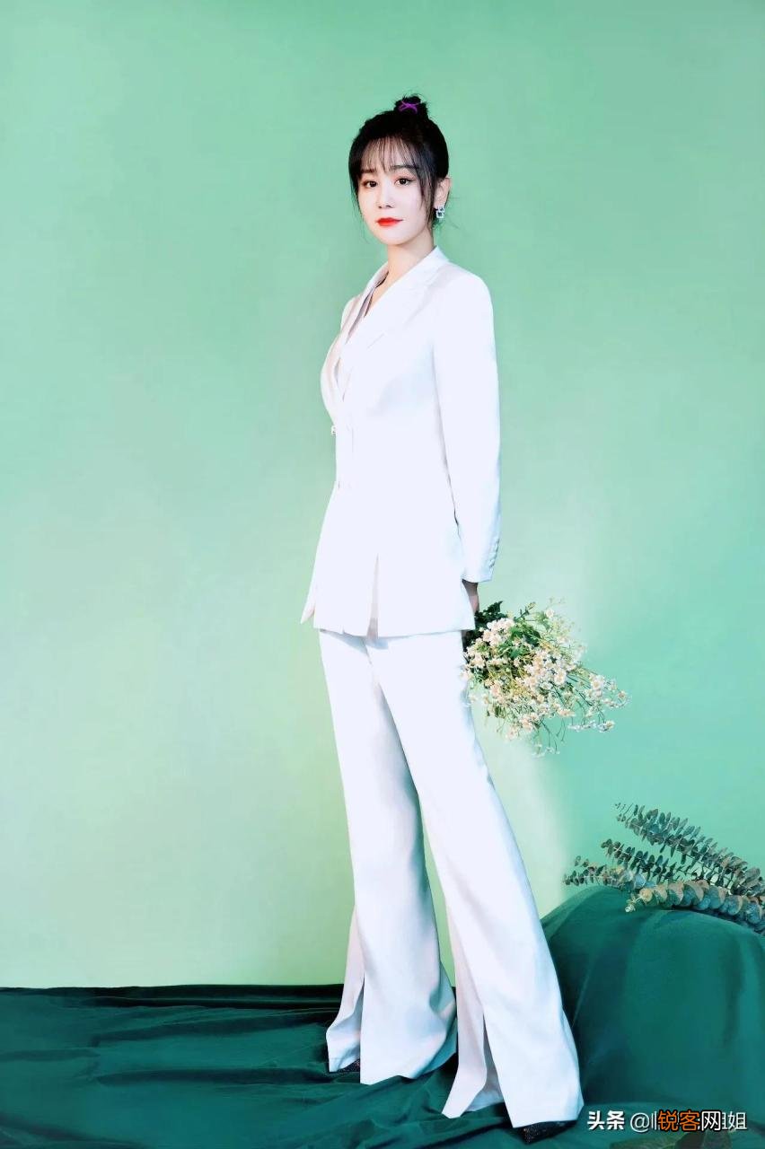 淑女风范不失性感之态 性感动人的淑女照片