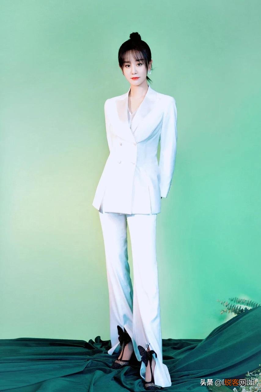 淑女风范不失性感之态 性感动人的淑女照片