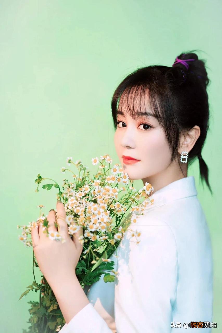 淑女风范不失性感之态 性感动人的淑女照片
