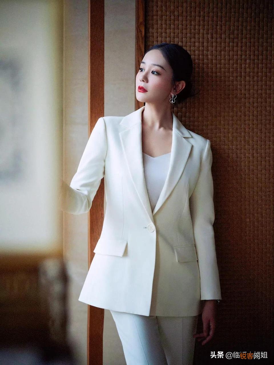 淑女风范不失性感之态 性感动人的淑女照片