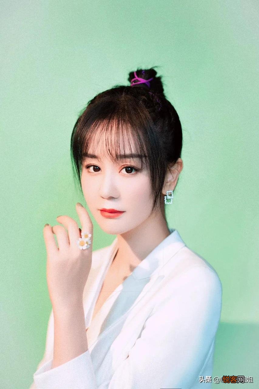 淑女风范不失性感之态 性感动人的淑女照片