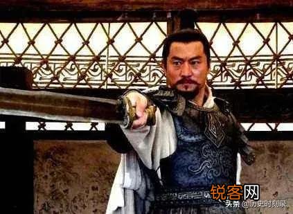 究竟是谁杀了华雄 谁温酒斩华雄的故事简介