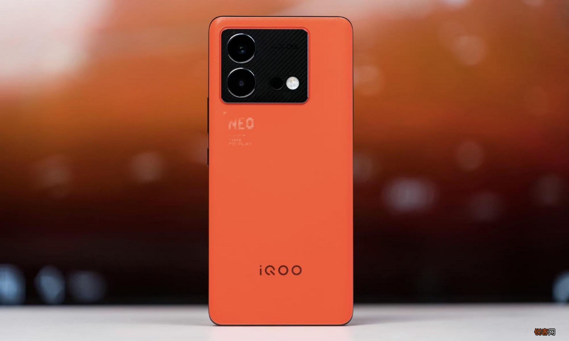 iqoo neo5和iqoo8pro哪个好 iqooneo8与iqooneo8pro对比