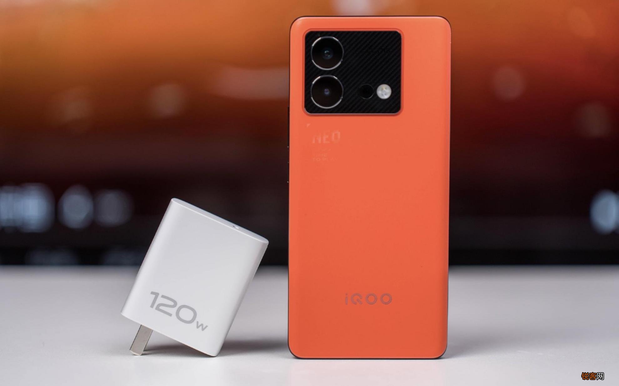 iqoo neo5和iqoo8pro哪个好 iqooneo8与iqooneo8pro对比