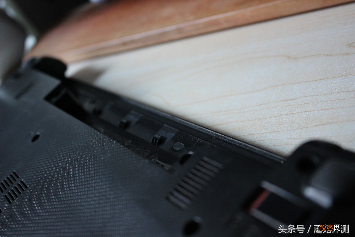 键盘拆装图解 华硕A85V清灰换硅脂